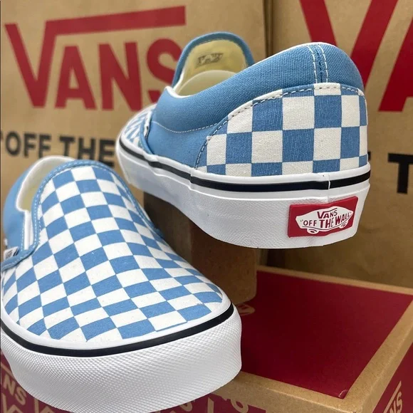 Vans •WMNS Classic Slip-On
Color Theory Checkerboard Heritage Blue 
VN000D6BE2W - Picture 10 of 16